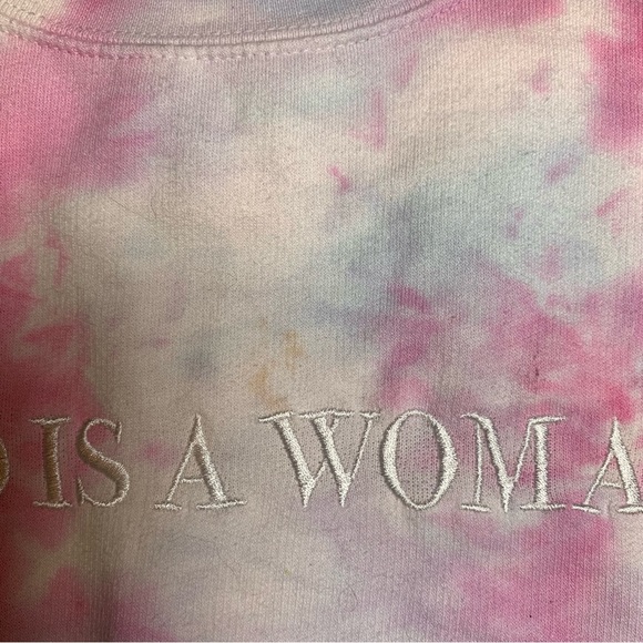 ⭐️Vaca Soon Sale⭐️ God Is A Woman Crewneck - Picture 3 of 6